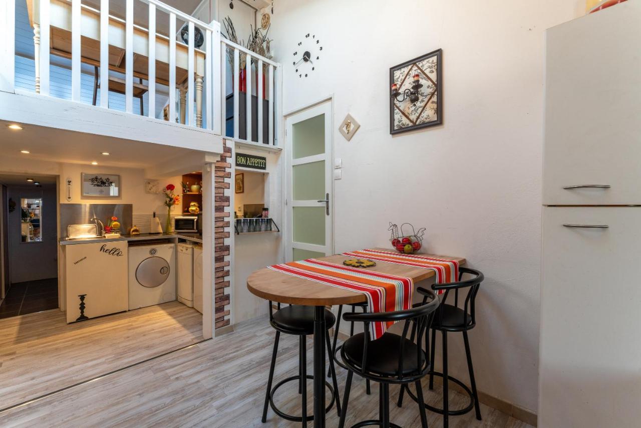 Appart Aux Portes De La Camargue Manduel Екстер'єр фото